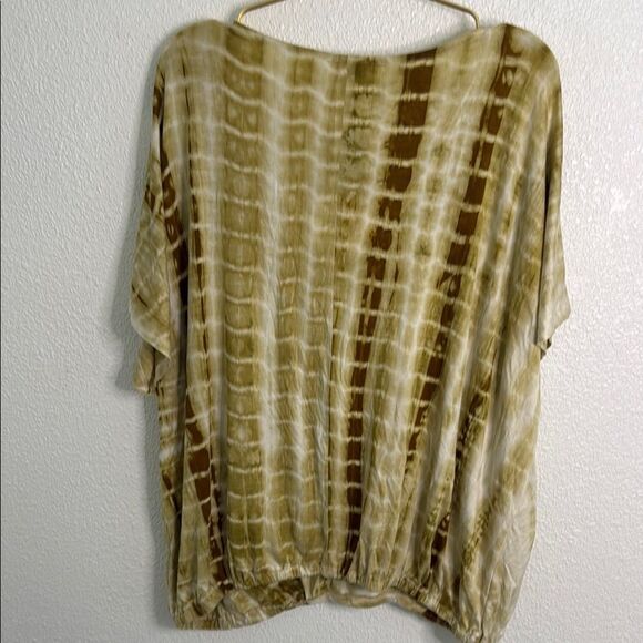 NWT- UMGEE-Women's Tie-Dye Top in Olive and tan- Size 1X - Picture 7 of 9